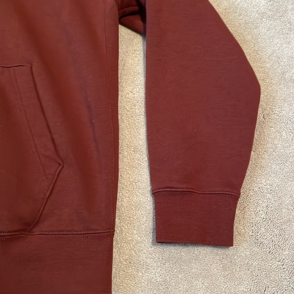 Nike Men's burgundy Hoodie - Picture 6 of 8
